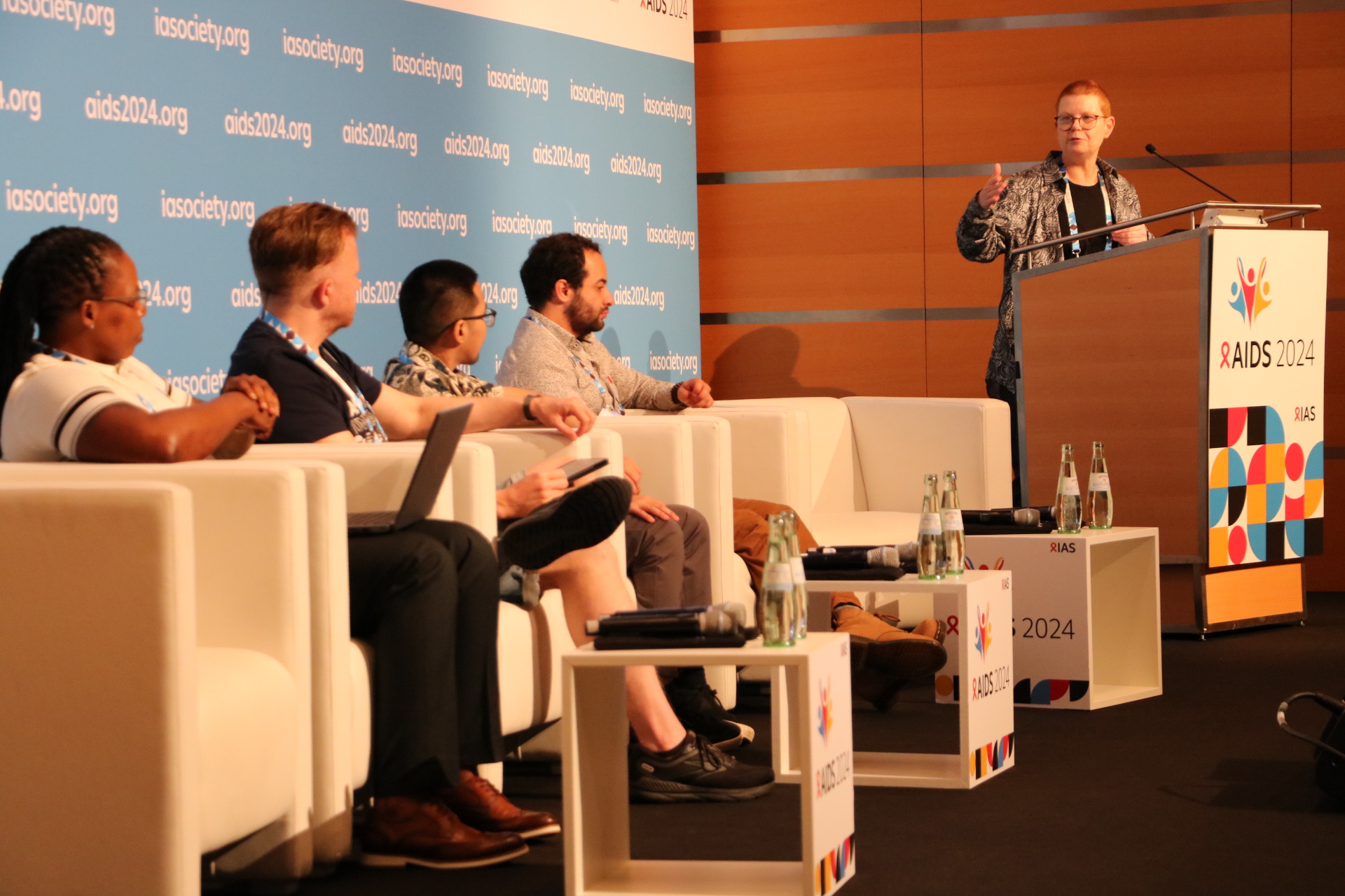 Katta xorozli jinsiy aloqa mashinalari Elm kochasidagi kabuslar porno parodiya